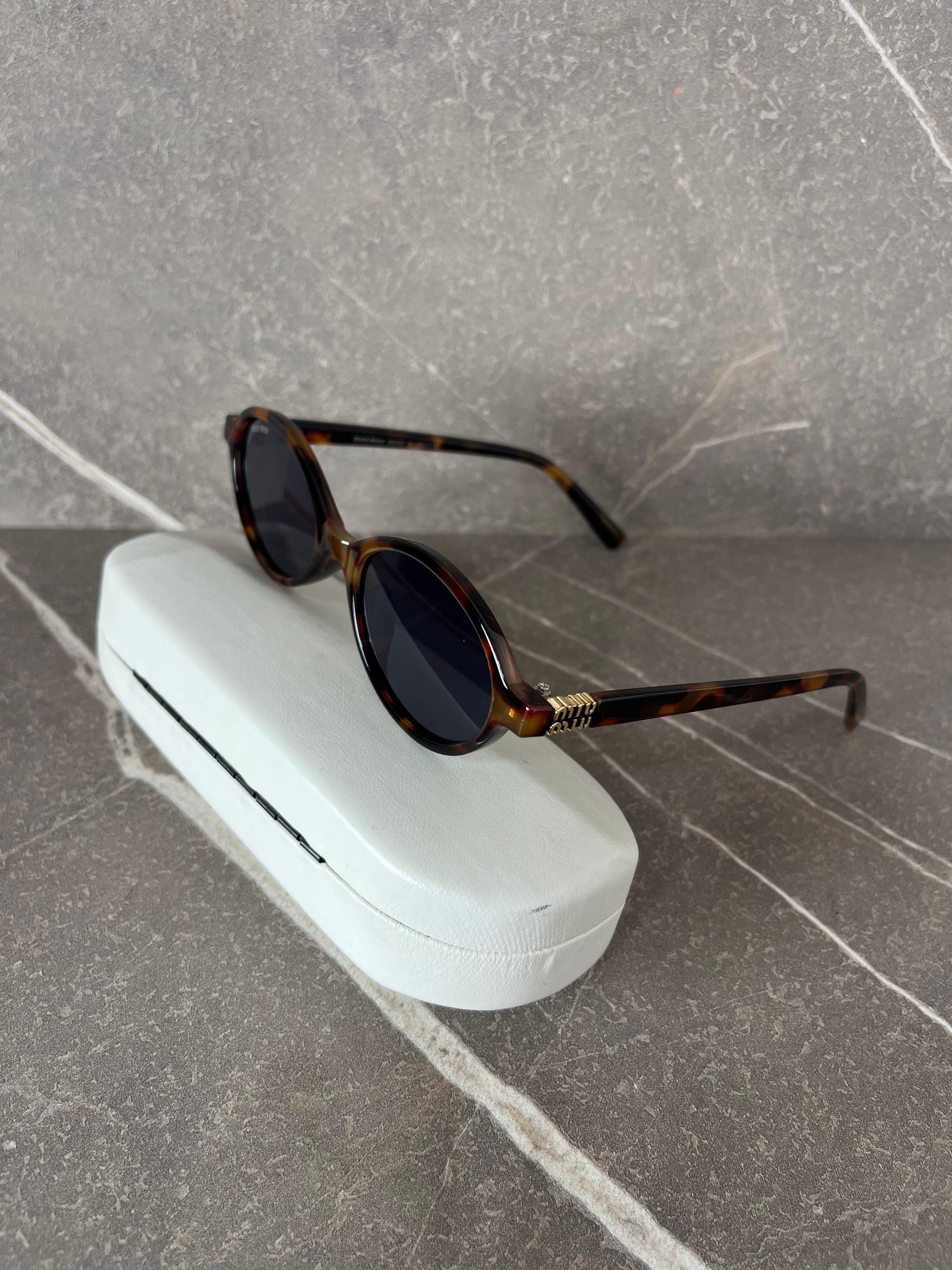 Gafas de sol Miu Miu ovaladas